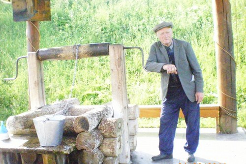 Филиппыч у колодца