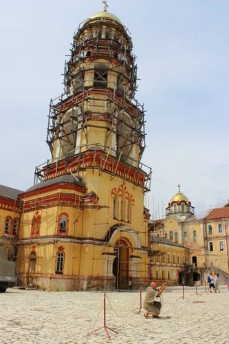 В монастыре
