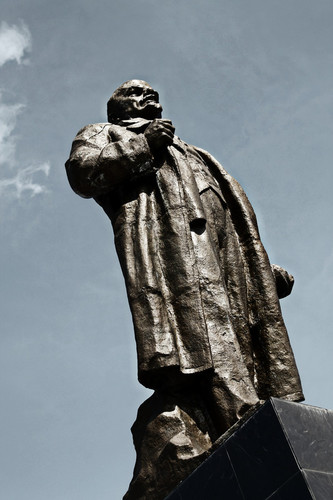 Некто Ульянов, он же Ленин Владимир Ильич.