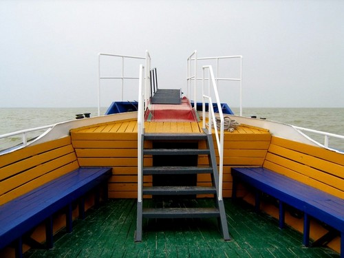 на море