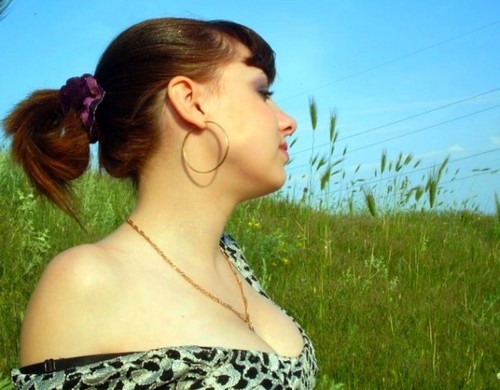 Красивые черты.