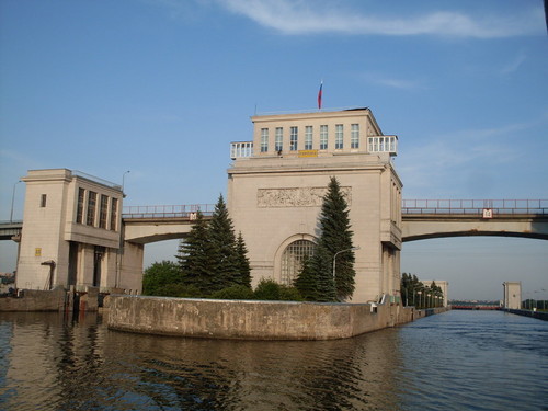 Шлюз канал им.Москвы