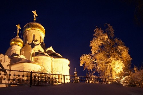 Храм в ночи
