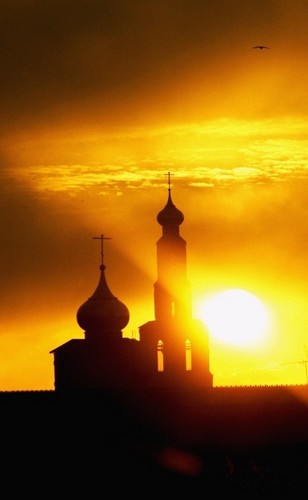 Церковь на закате